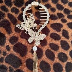 Elegant Gold Butterfly Hair Clip